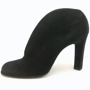 Richard Tyler Black Suede Booties